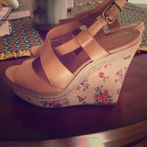 Jessica Simpson wedges